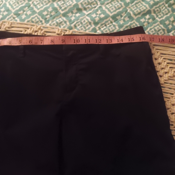 Old Navy ~ Black High-Waist Chino Shorts Size 4 - Picture 3 of 10